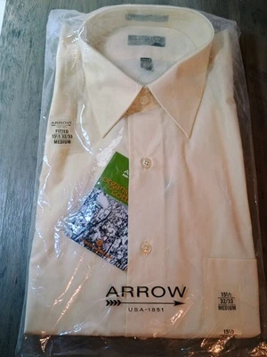 NUEVO CON ETIQUETAS - Camisa de vestir Arrow LS para hombre - Orgánica Ctn - Sin arrugas - Crema de mantequilla - 15 1/2 32-33 Foto 1 de 4