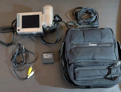 Sharp Viewcam VL-E760 8mm Handheld LCD Camcorder 40x Zoom UNTESTED - Image 1 of 4