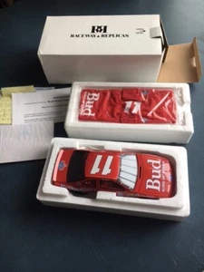 Bill Elliott Budweiser #11 Raceway Replicas 1992 NASCAR Diecast 1:24 Model with - Picture 1 of 5