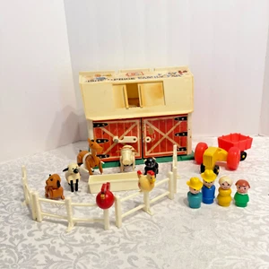 Vintage 1967 Fisher Price Family Play Farm #915 Little People Fisher Price Barn - Picture 1 of 20