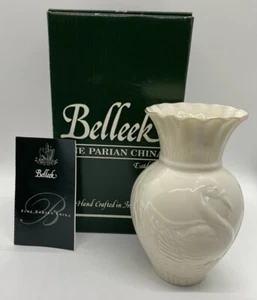 Belleek - Collectors Society #2257 - Swan Vase Renewal Piece 98’ - 5 1/4" Boxed - Picture 1 of 12