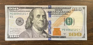 $100 Dollar Bill ꙳STAR꙳ Note 2017A ꙳ Serial Number ꙳ PE00540121* - Picture 1 of 3