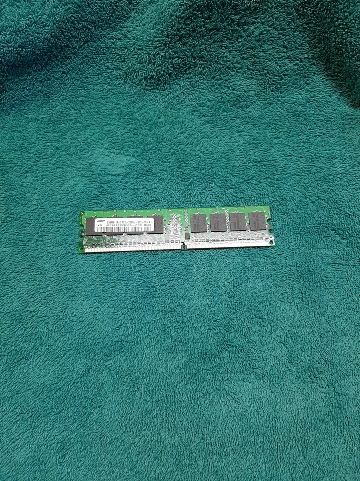 Samsung 256mb 1rx8 PC2-3200-333-10-A1 Memory Module - Image 1 of 4