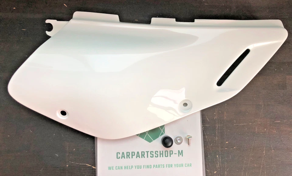 SUZUKI DR650 SE WHITE FRAME COVER RH 47111-32E10-30H  Screw WASHER CUSHION set - Image 1 of 1