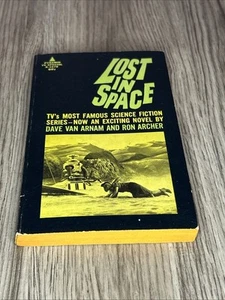 Vintage 1967 Lost in Space Science Fiction Novel 1st Pyramid Paperback Books - Picture 1 of 7