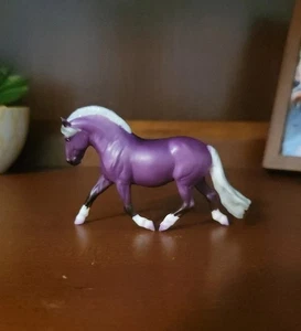 Breyer Avant-Garde - 2021 Breyerfest Horse Of A Different Color - Fjord - Picture 1 of 4