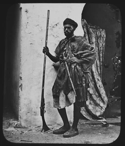 A BERBER SOLDIER MOROCCO C1901 Magic Lantern Slide ANTIQUE PHOTOGRAPH - Picture 1 of 3