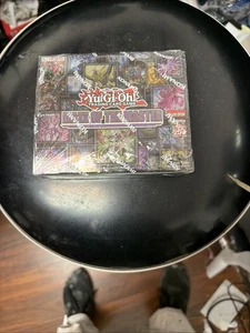 Konami Yu-Gi-Oh! TCG Maze Of Memories Booster Box - 24 confezioni - Foto 1 di 1