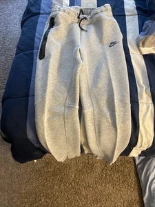 Nike Pants Youth Large Gray Tech Fleece Jogger Tapered Sweatpants Athletic Boys - Picture 1 of 3