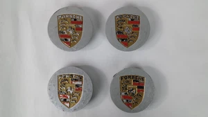 4 St. original Porsche Nabendeckel Felgendeckel metall silber farbiges Emblem - Bild 1 von 20