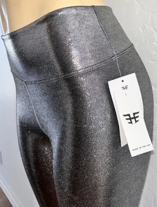 NWT New Heroine Sport Marvel Leggings Metallic Silver “Platinum”-Size SMALL - Picture 1 of 8