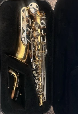 Saxofón alto King modelo 660, fabricado en USA. Foto 1 de 4