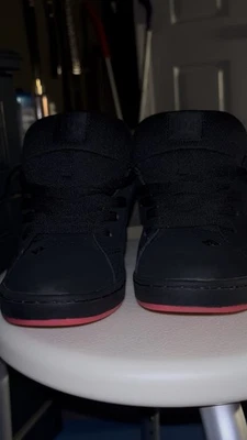 Womens DC Court Graffik Skate Shoe - Black /Red Sizes 6 - Image 1 of 4