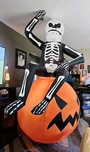 Scheletro gonfiabile 8 piedi TOTALMENTE GHOUL su zucca vintage Kmart funziona! 8' - Foto 1 di 10