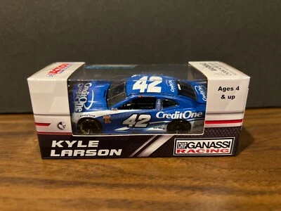 Kyle Larson 2018 #42 Credit One Bank Chevy ZL1 Copa NASCAR 1/64 Foto 1 de 2
