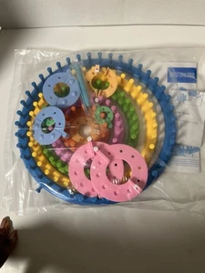 Round Knitting Loom Set. - Picture 1 of 2