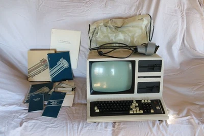 SISTEMA MICROORDENADOR RADIO SHACK TANDY TRS-80 26-1070 4D 64 MB Caja Original y Más Foto 1 de 4