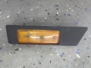 Luz marcadora y moldura del guardabarros delantero del lado del conductor 84-86 Nissan 300ZX Z31 - Imagen 1 de 12
