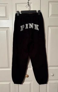 Pantalones deportivos Victoria's Secret ROSA Logo Negro Puro Vellón Hiedra Campus ~ S ~ ¡NUEVOS CON ETIQUETAS! - Imagen 1 de 8
