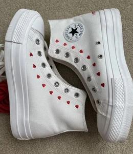 Chuck Taylor All Star Lift Platform Embroidered Hearts Womens Size 9 A01599C - Picture 1 of 24