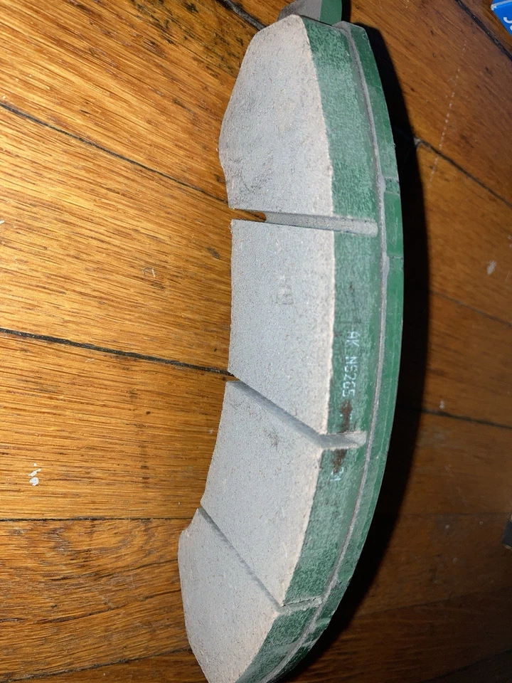 Pad Kit Disc Break Pads Front Rear - Hino Genuine Brake Pad Kit 04465-37272 - Image 1 of 3