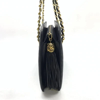 Bolsa de ombro CHANEL acolchoada com franja corrente pele de cordeiro preta dourada ferragem feminina - Imagem 1 de 4