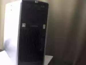 HP xw9400 Workstation Computer Dual CPU Dual-Core Opteron 2600 w/16GB EM244AV - Picture 1 of 5