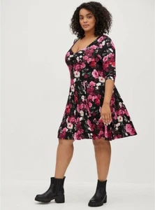 Vestido Patinador Torrid Floral Nuevo con Etiquetas Nuevo 4X - Imagen 1 de 8