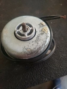 Fasco Motor D560 230 Volts CW Rotation 60hz 1550rpm - Picture 1 of 2