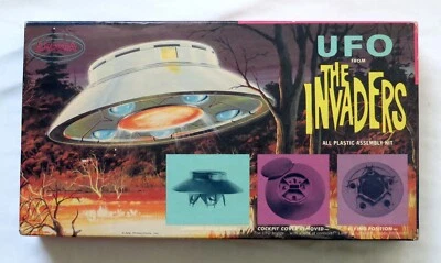 AURORA 'THE INVADERS' UFO MODEL, 1968 First Edition. - Image 1 of 4