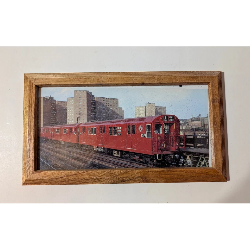 Fotografía del tren subterráneo de Nueva York enmarcada arte del metro de la ciudad de Nueva York calle 137 13"x 8" Foto 1 de 4