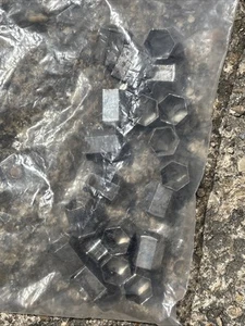 Tesla Model X 20" Räder Nabenkappe Abzeichen Emblem Legierung Silber Schraube Stud Cover - Bild 1 von 1