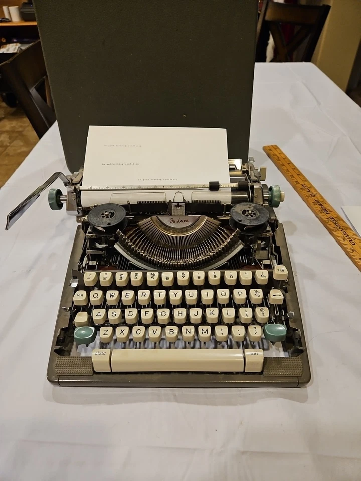 1962 Olympia SM7 De Luxe Typewriter w/Case Working Antique Classic Vtg No Cover - Image 1 of 4