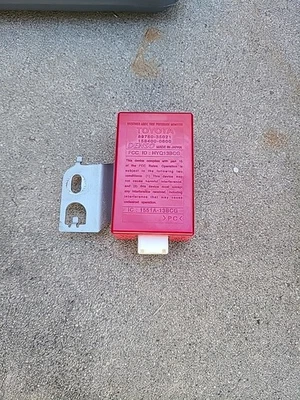 2008-2011 TOYOTA TACOMA TIRE PRESSURE MONITOR RECEIVER OEM 89760-35021 - Image 1 of 3