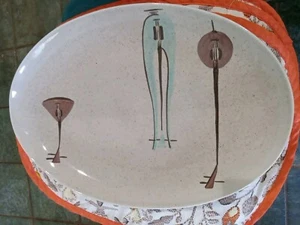 Plato ovalado MCM de los años 50 - Canción de laúd de Red Wing Pottery pintado a mano 10 por 15 - Imagen 1 de 3