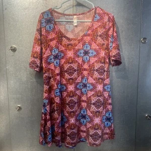 LuLaroe Short Sleeve Blouse Size L High Low Multicolored Pattern - Picture 1 of 16