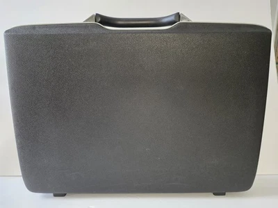 Maletín rígido vintage gris Samsonite VIP carcasa rígida delgada y llave de mano Foto 1 de 4