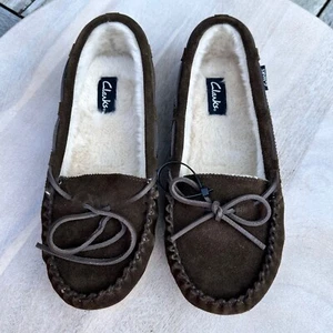 Clarks Womens Suede Moc Indoor Outdoor Slipper Dark Brown Lined Size 10 Mocassin - Picture 1 of 8