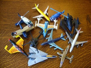 Lot of 14 MATCHBOX HOT WHEELS MATTEL BATMAN SKY BUSTERS BOEING PLANES HELICOPTER - Picture 1 of 24