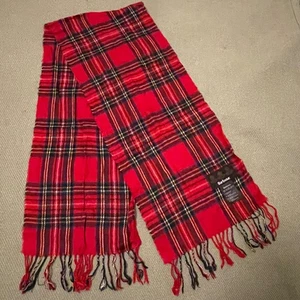 Barbour Scarf 100% Lambs Wool Bright Red Check Tartan Tasseled 149/30cm PreOwned - Picture 1 of 10