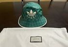 Nowy autentyczny kapelusz kubełkowy Gucci x Adidas GG Logo zielony rozmiar M