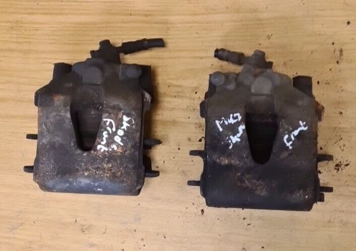 Skoda Octavia MK3 2018 pinzas de freno delanteras del lado del conductor y del pasajero (par) DYA Foto 1 de 4