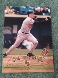1998 Pacific Crown Collection # 33 Baltimore Orioles Hall of Famer Cal Ripken - Picture 1 of 2