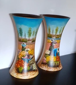 COPPIA VASI LEGNO MASSELLO DIPINTI A MANO Artesanos don Bosco Perù - Foto 1 di 8