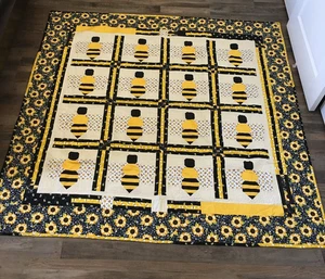 Vintage handgefertigte Decke Sonnenblumen & Honigbienen schwarz gelb 68 x 69,5" neu unbenutzt - Bild 1 von 8