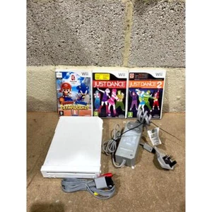 Nintendo Wii RVL-001(EUR) Video Gaming Console White Compact w/ Games & Adapters - Picture 1 of 15