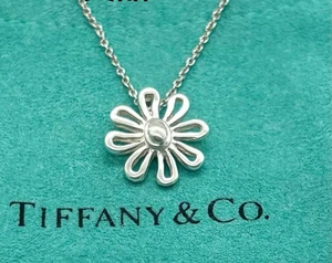Tiffany & Co Paloma Picasso Daisy Flower Pendant Necklace Silver 925 Used - Picture 1 of 13
