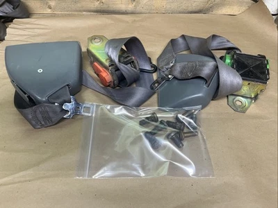 Cinturones de seguridad delanteros grises Camaro Firebird - convertibles Foto 1 de 4