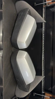 2016 Chevrolet Silverado 1500 Door Mirrors Right and Left Pair Used - Image 1 of 2