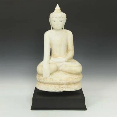 FIGURA SENTADA DE BUDA BHUMISPARSHA MUDRA TALLADA ALABASTRO BIRMANIA SIGLO XX. Foto 1 de 4